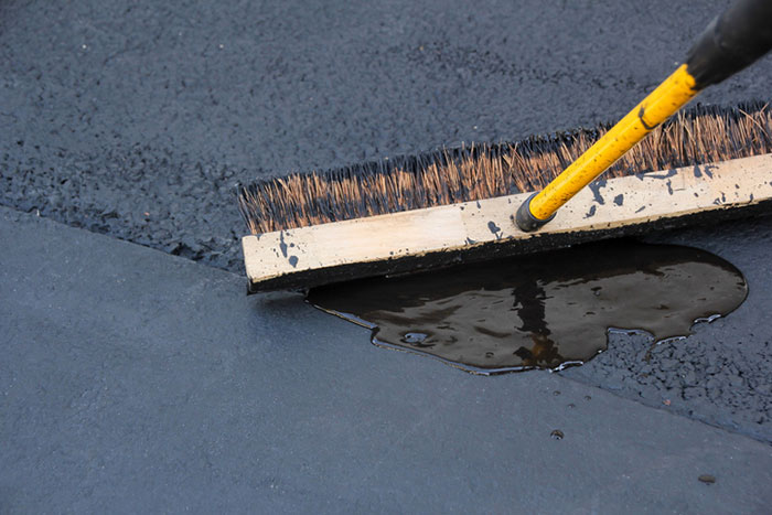 Asphalt driveway sealing and resurfacing, Eugene